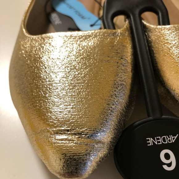 Women’s gold pointy flats (Ardene) size 6 - Picture 4 of 9